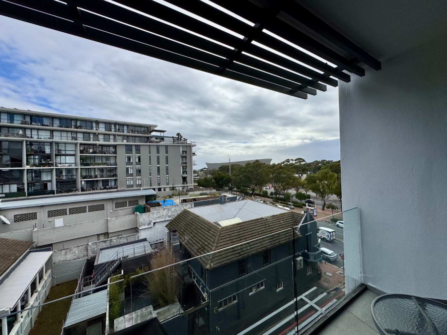 To Let 2 Bedroom Property for Rent in Green Point Western Cape